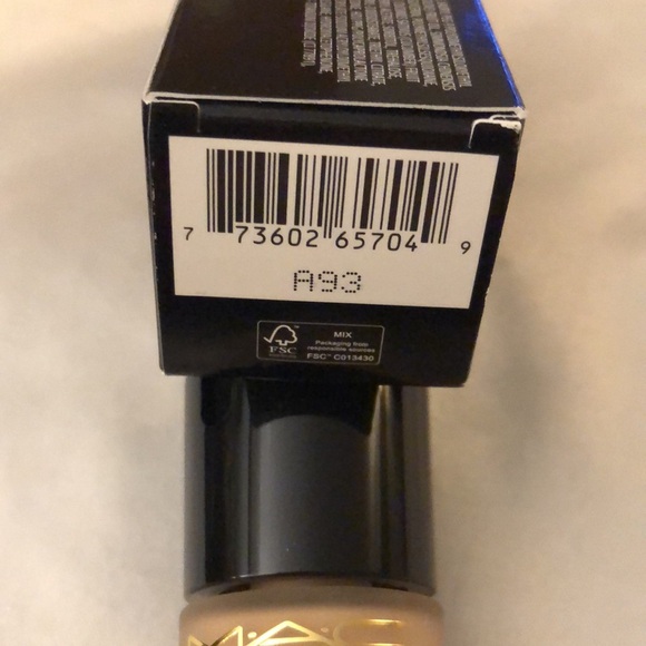 MAC Studio Radiance Serum Powered Foundation Shade NW11 30ml NIB - Picture 10 of 12